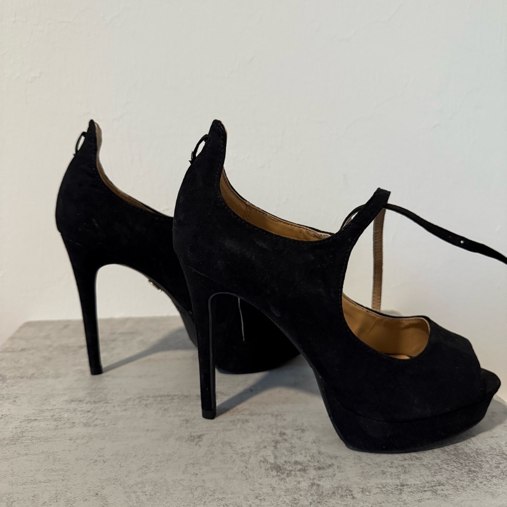 Black Heels Size 6.5 - Picture 2 of 6